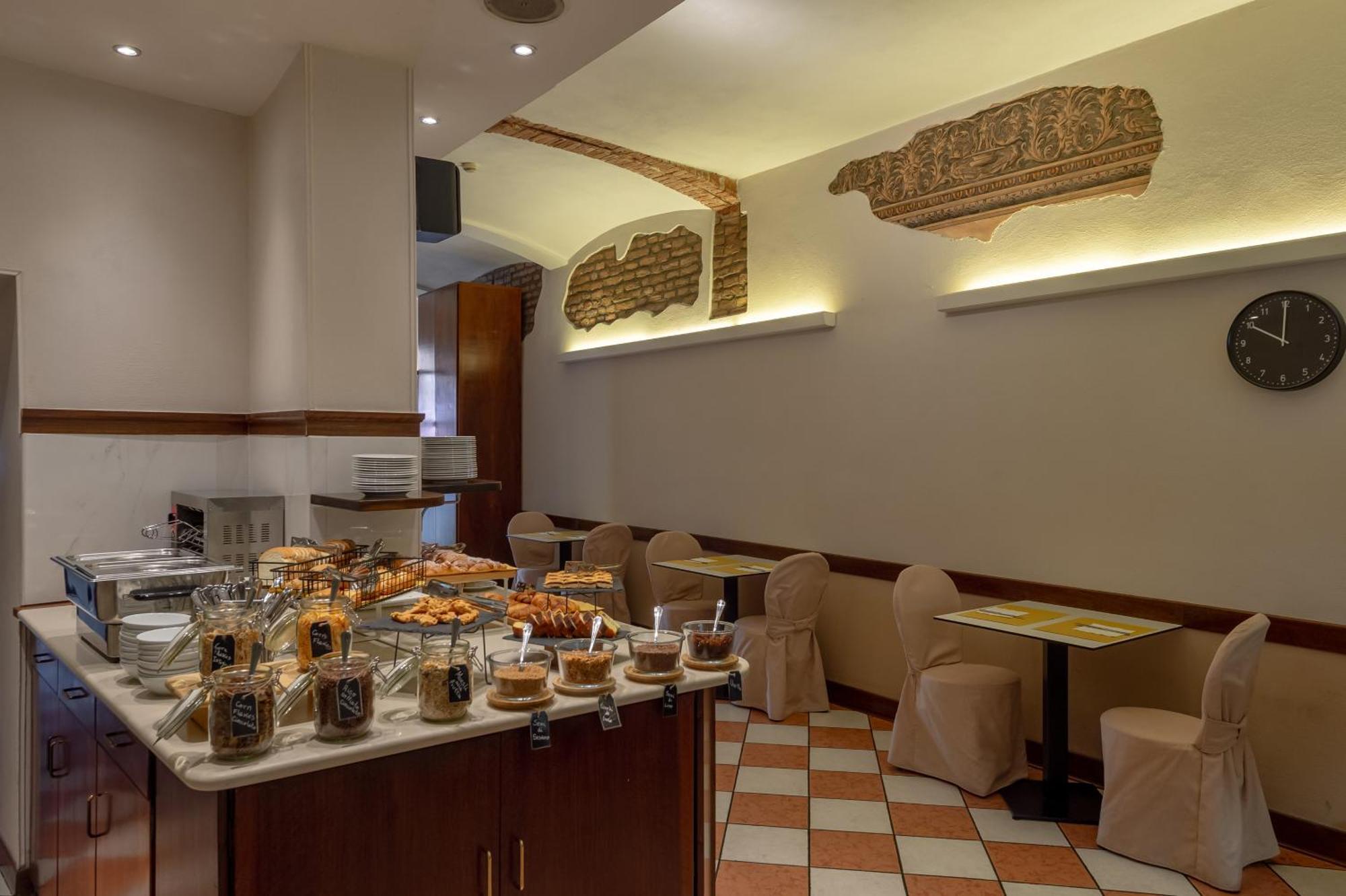Mantegna Stazione Hotel 3*