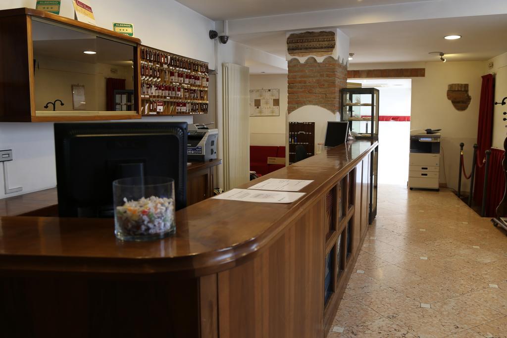 Mantegna Stazione 3*