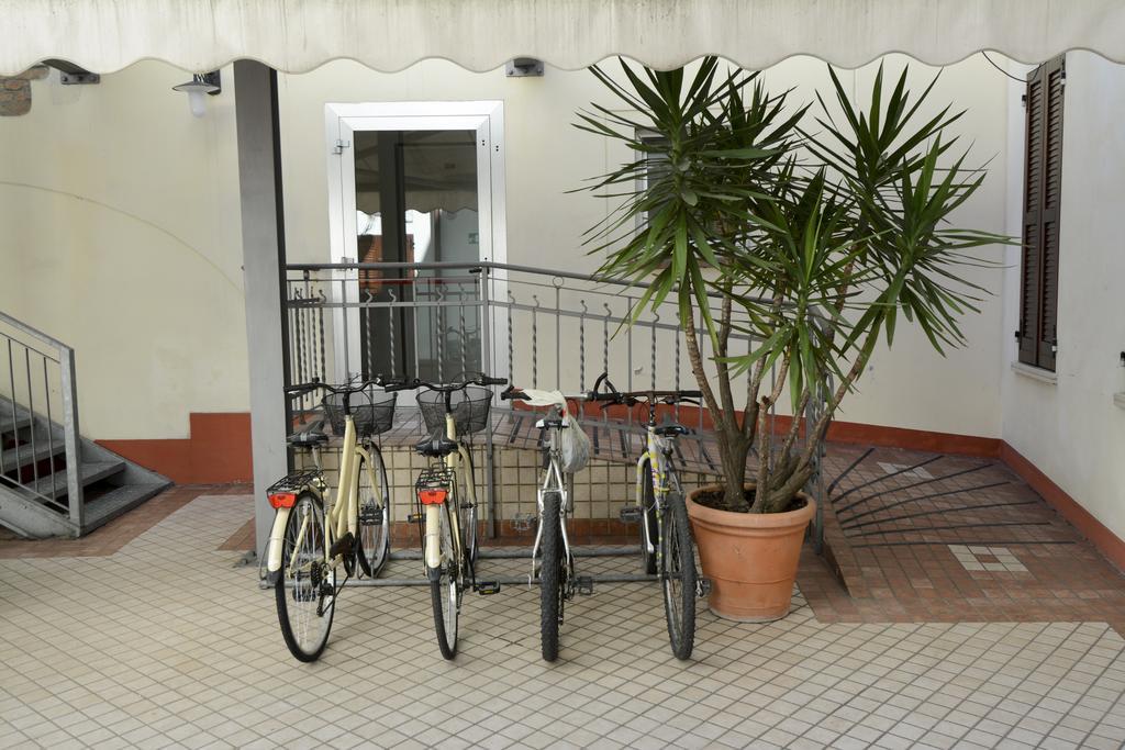 Mantegna Stazione 3*