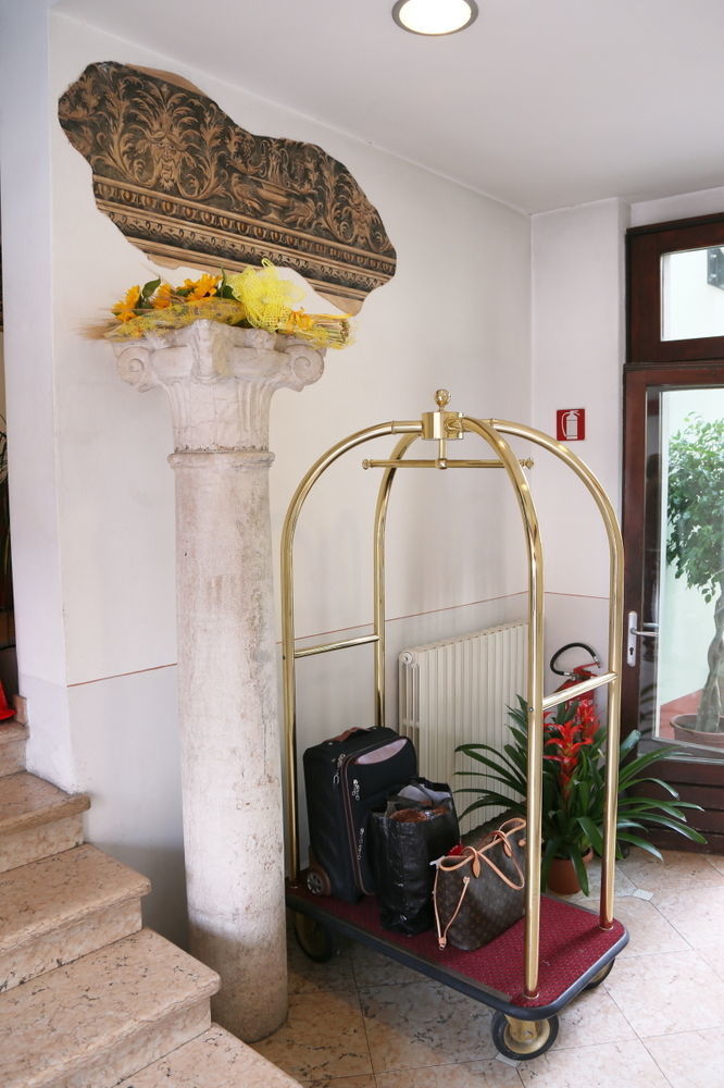 Mantegna Stazione Hotel 3*