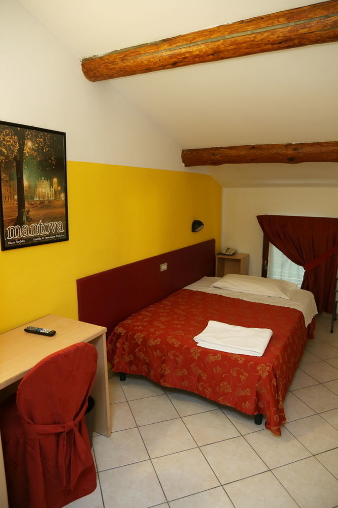 Hotel Mantegna Stazione 3*